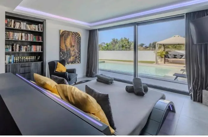 Villa Brand New Modern