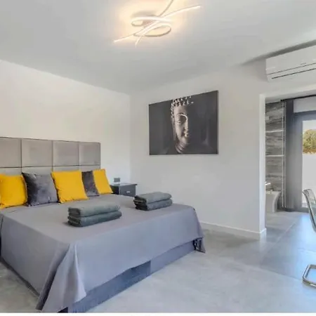 Brand New Modern Marbellac