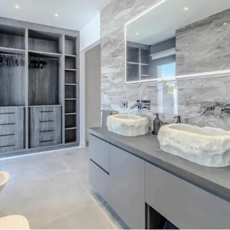 Brand New Modern Villa Marbellac